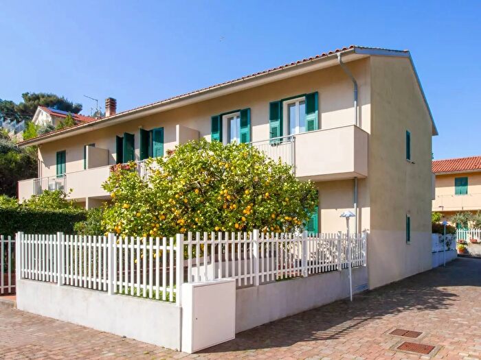 Casa con 5 locali in vendita in Via Coreallo a, Spotorno