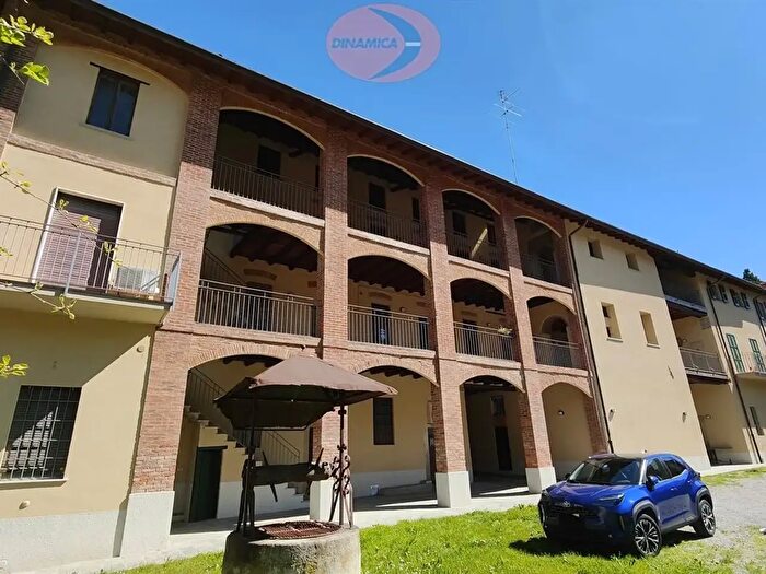 Appartamento bilocale in vendita in Via Luigi Bocconi, Monticello Brianza