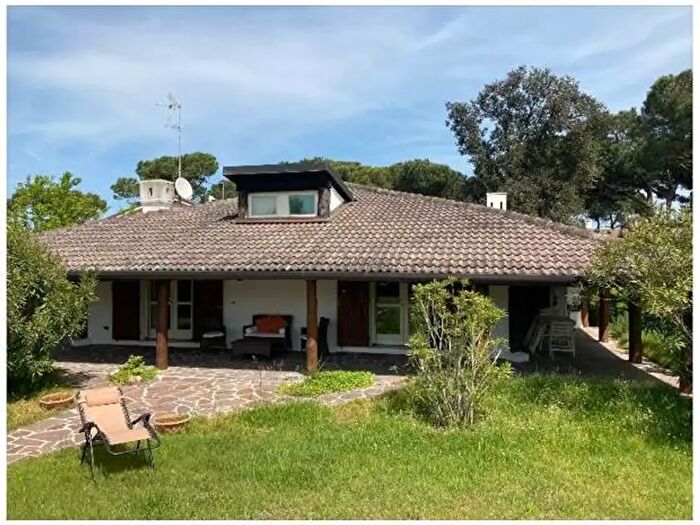 Casa con 5 locali in vendita in Rosolina