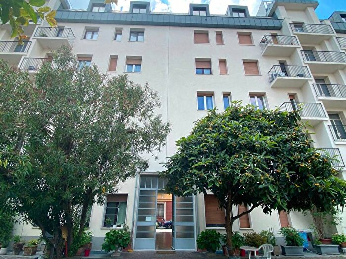 Appartamento trilocale in affitto in Via Antonio Fogazzaro, Montenero, Milano