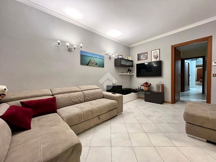 Appartamento trilocale in vendita in Via dei Fiori, Valmontone