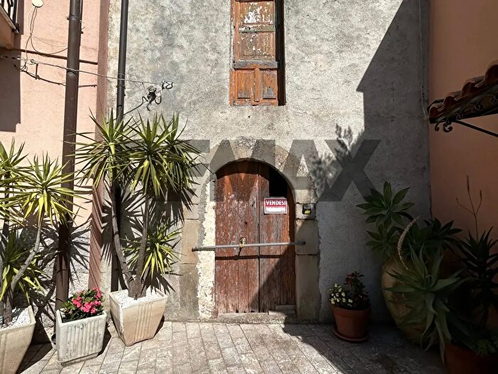 Casa trilocale in vendita in Via Spitalio, Forza D'Agro'