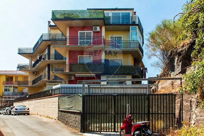 Appartamento trilocale in vendita in Via Badia, Catania