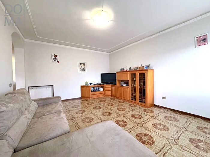 Casa con 5 locali in vendita in Porto Viro