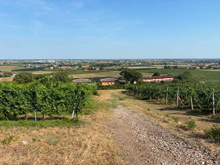 Casa con 8 locali in vendita in Via Cappello, Sommacampagna