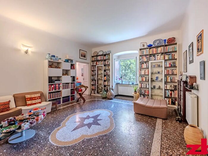 Appartamento in vendita in Via Caffa, Genova