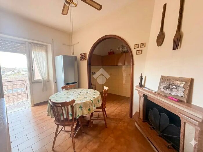 Appartamento quadrilocale in vendita in Via Reggio Emilia, Orte