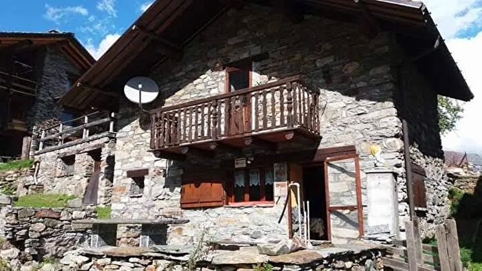 Casa quadrilocale in vendita in Campertogno