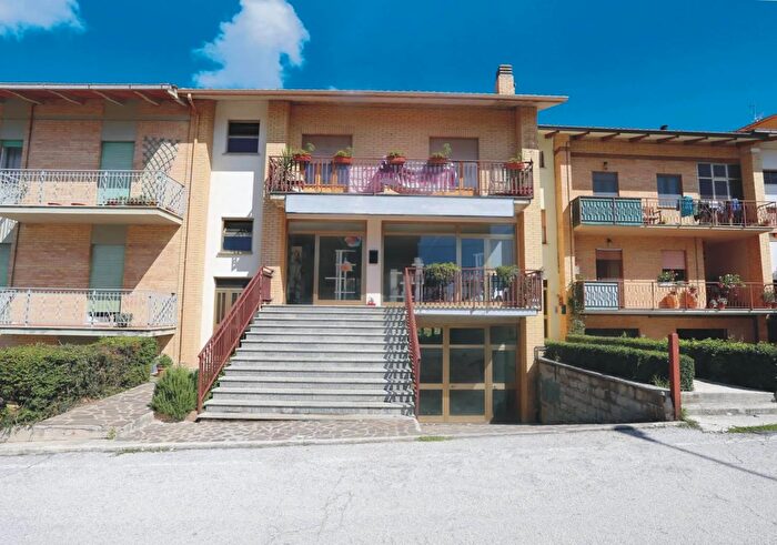 Appartamento con 5 locali in vendita in Via Madonna di Mezzo Piano Gubbio, Gubbio