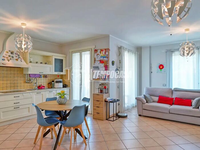 Appartamento trilocale in vendita in Induno Olona