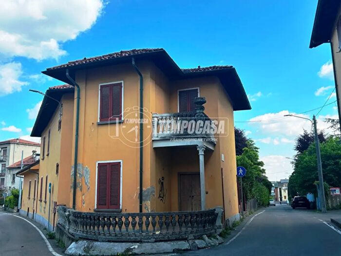 Case in Vendita e in Affitto - 3