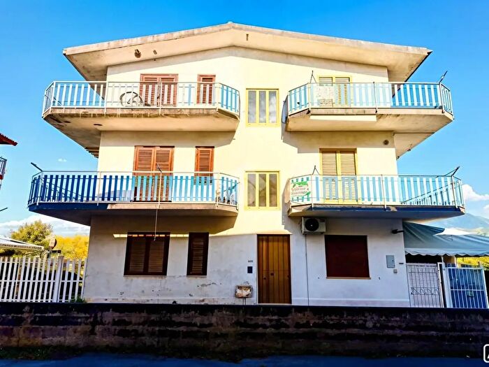Appartamento bilocale in vendita in Via degli Ulivi, Santa Maria Del Cedro