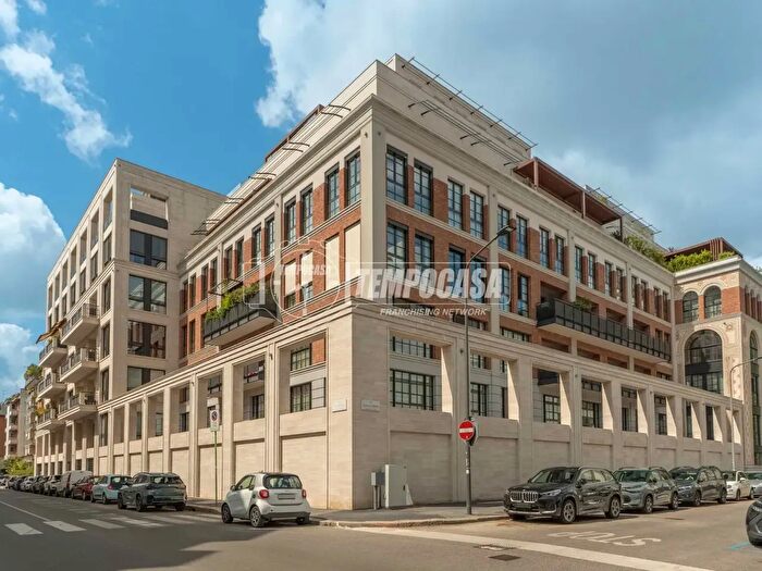 Appartamento quadrilocale in vendita in Milano