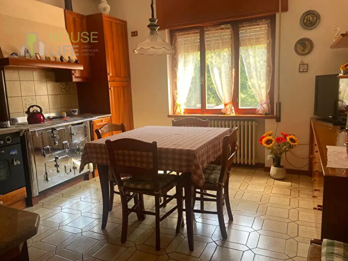 Appartamento quadrilocale in vendita in Via Ponte Verde, Recoaro Terme