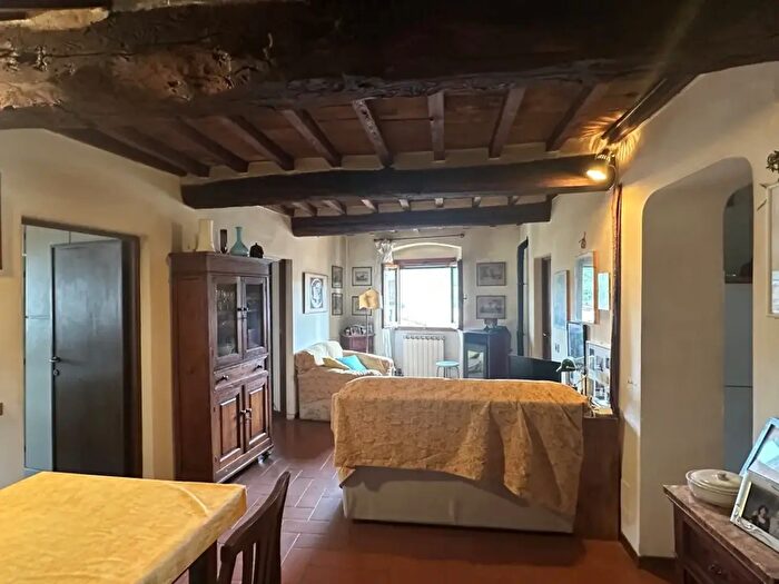 Appartamento con 5 locali in vendita in Via Giuseppe Garibaldi, Pontassieve