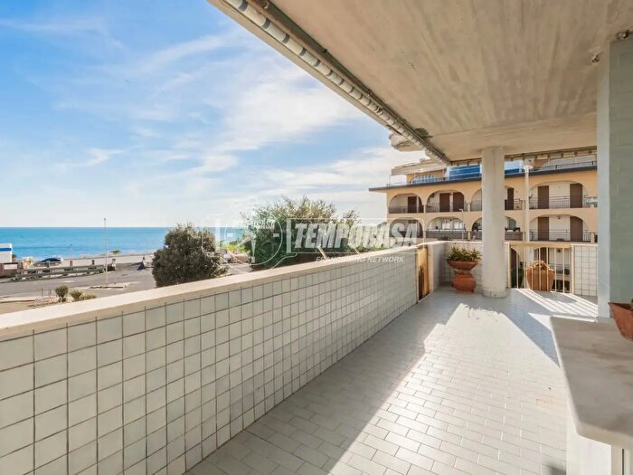 Appartamento trilocale in vendita in Via Michelangelo Buonarroti, Santa Marinella