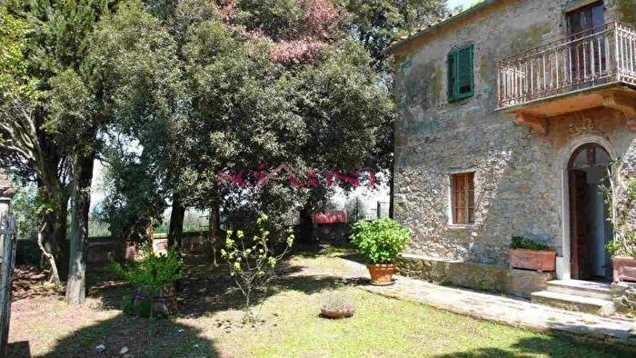 Casa con 10 locali in vendita in Preselle, Scansano