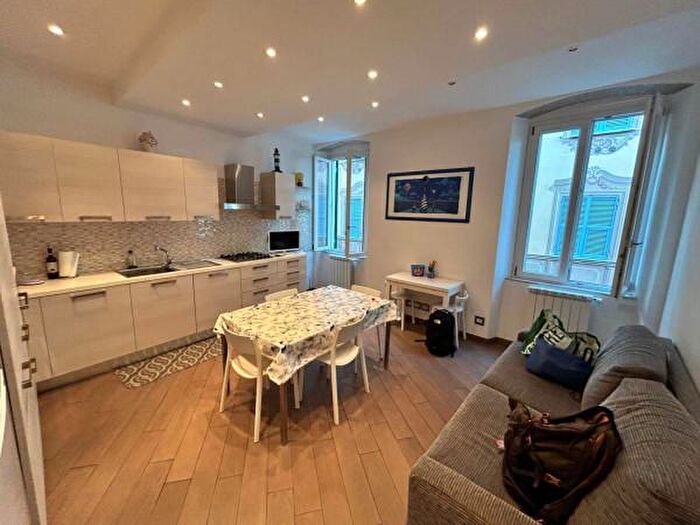 Appartamento trilocale in affitto in Via Busci, Varazze