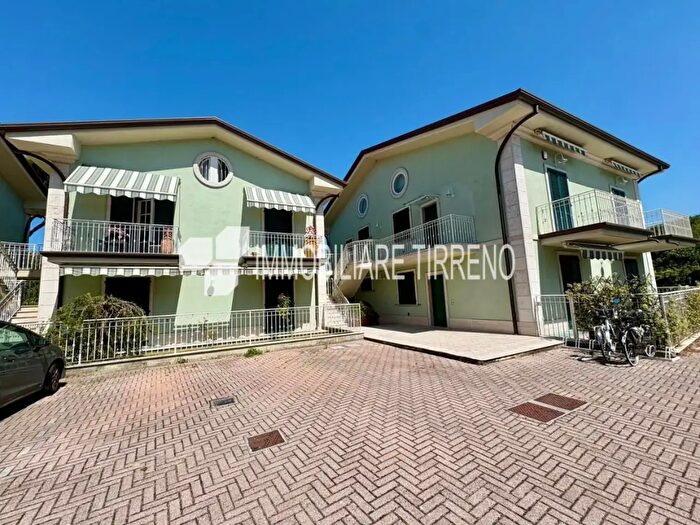Appartamento con 6 locali in vendita in Pontremoli, Massa