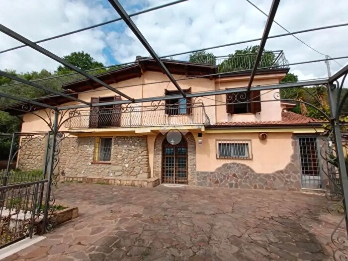 Casa trilocale in vendita in Contrada Puglia, Olevano Romano