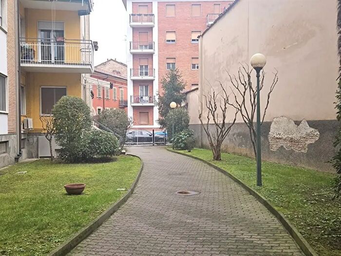 Appartamento trilocale in vendita in Via Garibotti, Cremona