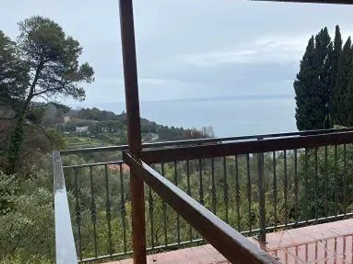 Casa quadrilocale in vendita in Lerici