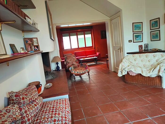 Casa con 10 locali in vendita in Lecce