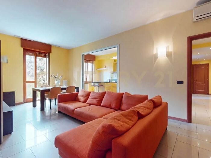 Appartamento quadrilocale in vendita in Via Sebastiano del Piombo, Milano