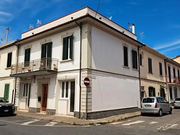 Casa con 5 locali in vendita in Rosignano Marittimo