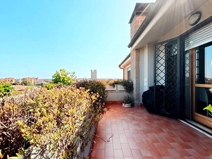 Casa trilocale in vendita in Via Poggio delle Corti, Casalotti, Roma
