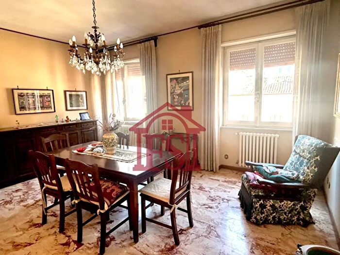 Appartamento con 5 locali in vendita in Via Roma, Terracina