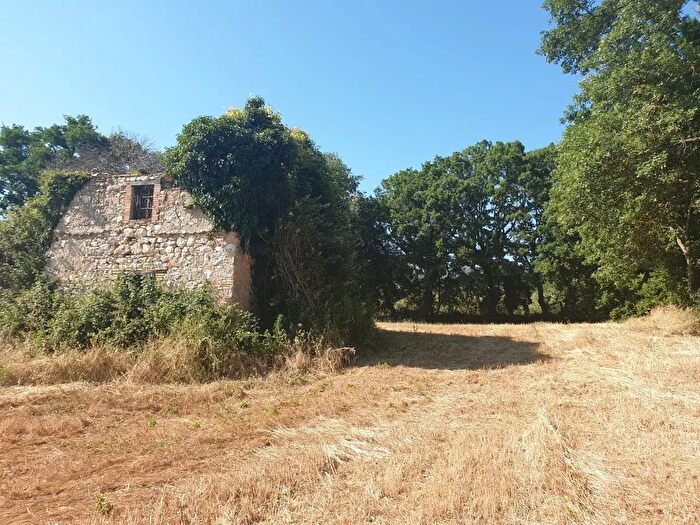 Casa con 6 locali in vendita in Strada di Vagli, Lugnano In Teverina