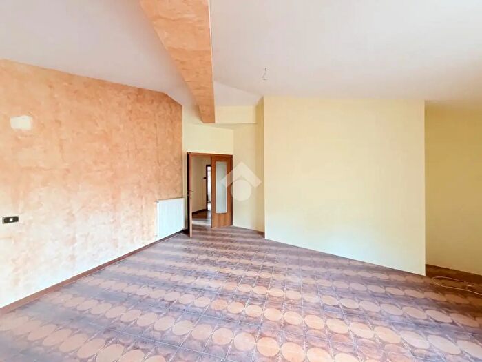 Appartamento trilocale in vendita in Via Kennedy, Valmontone