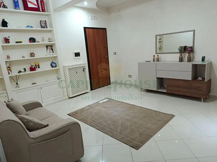 Appartamento trilocale in affitto in Via Maddalena, Caserta