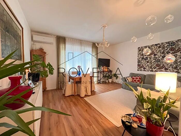 Appartamento quadrilocale in vendita in Via Albona, Treviso
