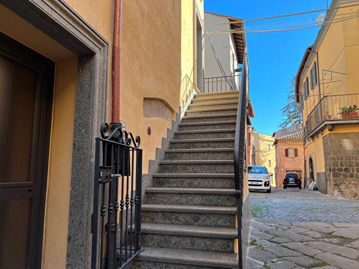 Appartamento trilocale in affitto in Via Piana, Sacrario Piazza della Rocca, Viterbo