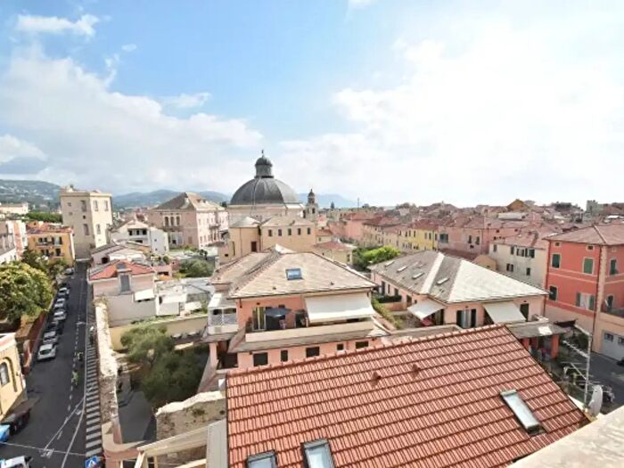 Appartamento trilocale in vendita in Corso Europa, Loano