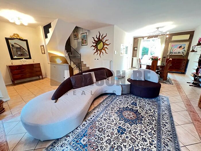 Casa con 8 locali in affitto in Via Scarpari, Botticino