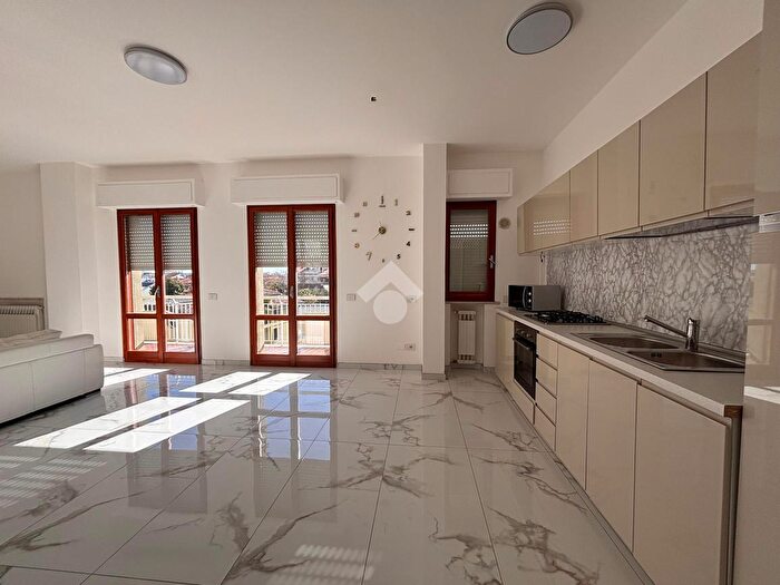 Appartamento trilocale in vendita in Via Mar Jonio, BellariaIgea Marina