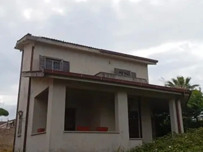 Casa con 5 locali in vendita in Via Pratica di Mare, Ardea