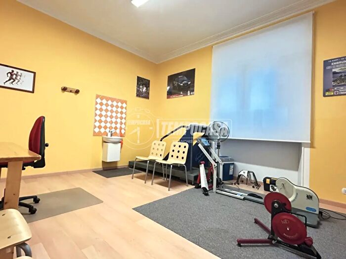 Appartamento quadrilocale in vendita in Via Guglielmo Oberdan, Biella