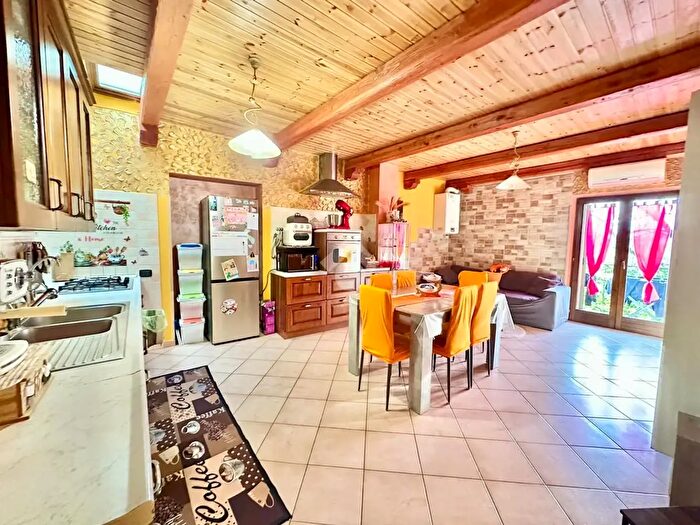 Casa quadrilocale in vendita in Località Santa Maria in Campis, Spoleto