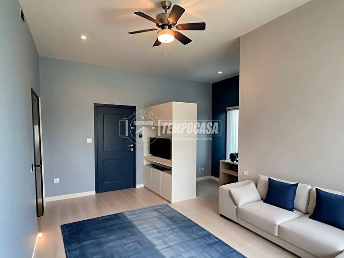 Appartamento bilocale in affitto in Via Plezzo, Milano