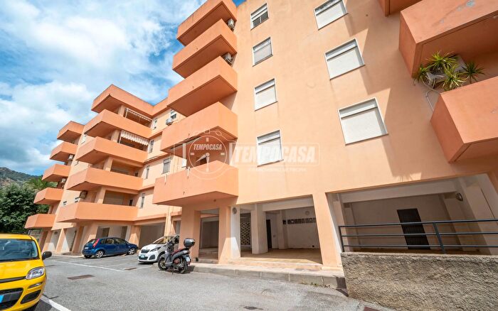 Appartamento quadrilocale in vendita in Via Madonna del Guidare C, Messina