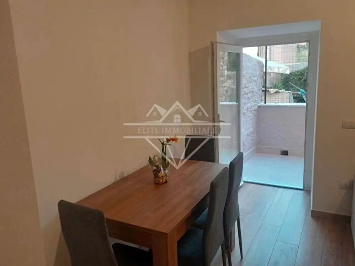 Appartamento bilocale in affitto in Carrara