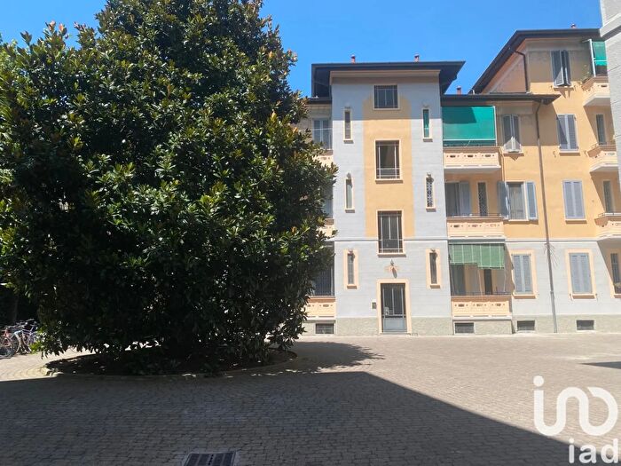 Appartamento con 5 locali in affitto in Viale Tibaldi, Milano