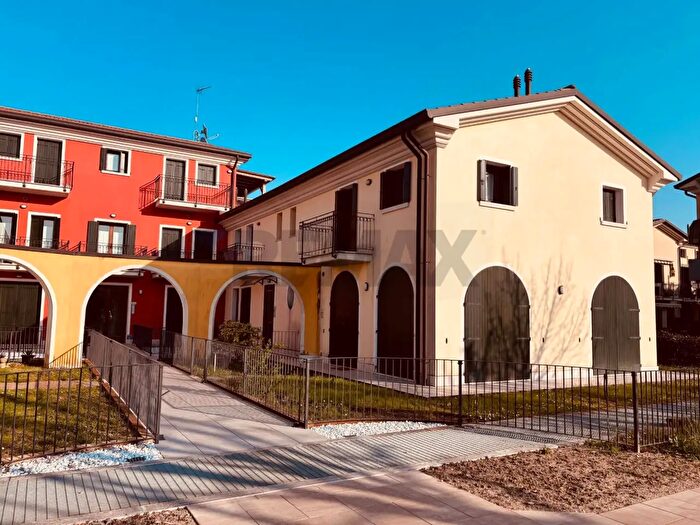 Appartamento trilocale in vendita in Via S Francesco d, Spresiano