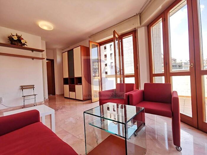 Appartamento trilocale in affitto in Via Montecatini, Solari, Milano