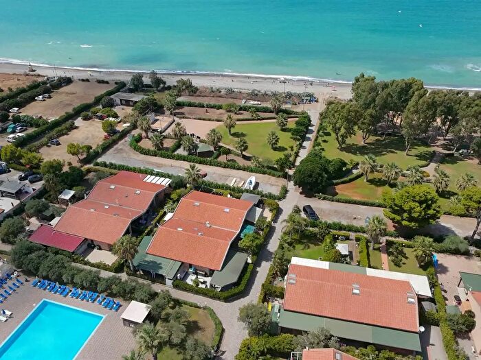 Casa bilocale in vendita in Viale delle Tribune della Targa Florio, Campofelice Di Roccella