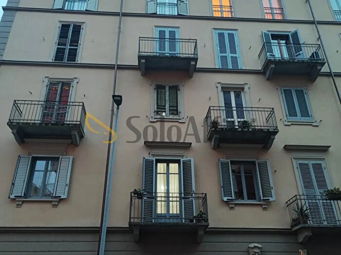 Appartamento trilocale in affitto in Via Benvenuto Cellini, Torino